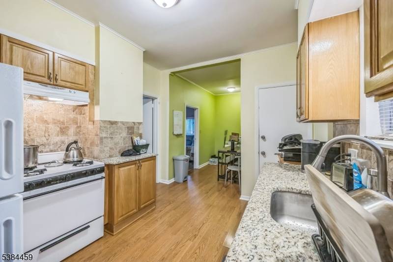 Springfield Twp., NJ 07081,20 Maple Ave