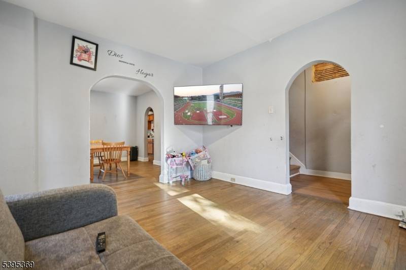 Morristown Town, NJ 07960,11 Hillairy Ave