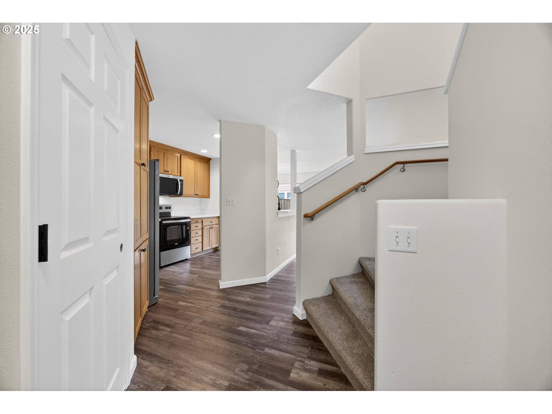 Rainier, OR 97048,808 KING DR