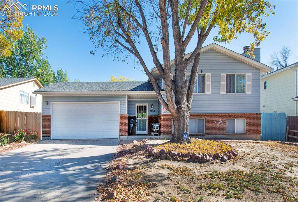 Colorado Springs, CO 80916,2233 Farnsworth DR