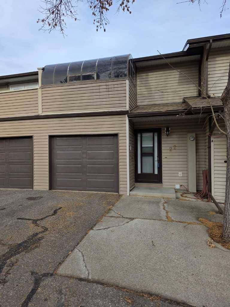 Lethbridge, AB T1K 3P2,4025 Glacier AVE S #22