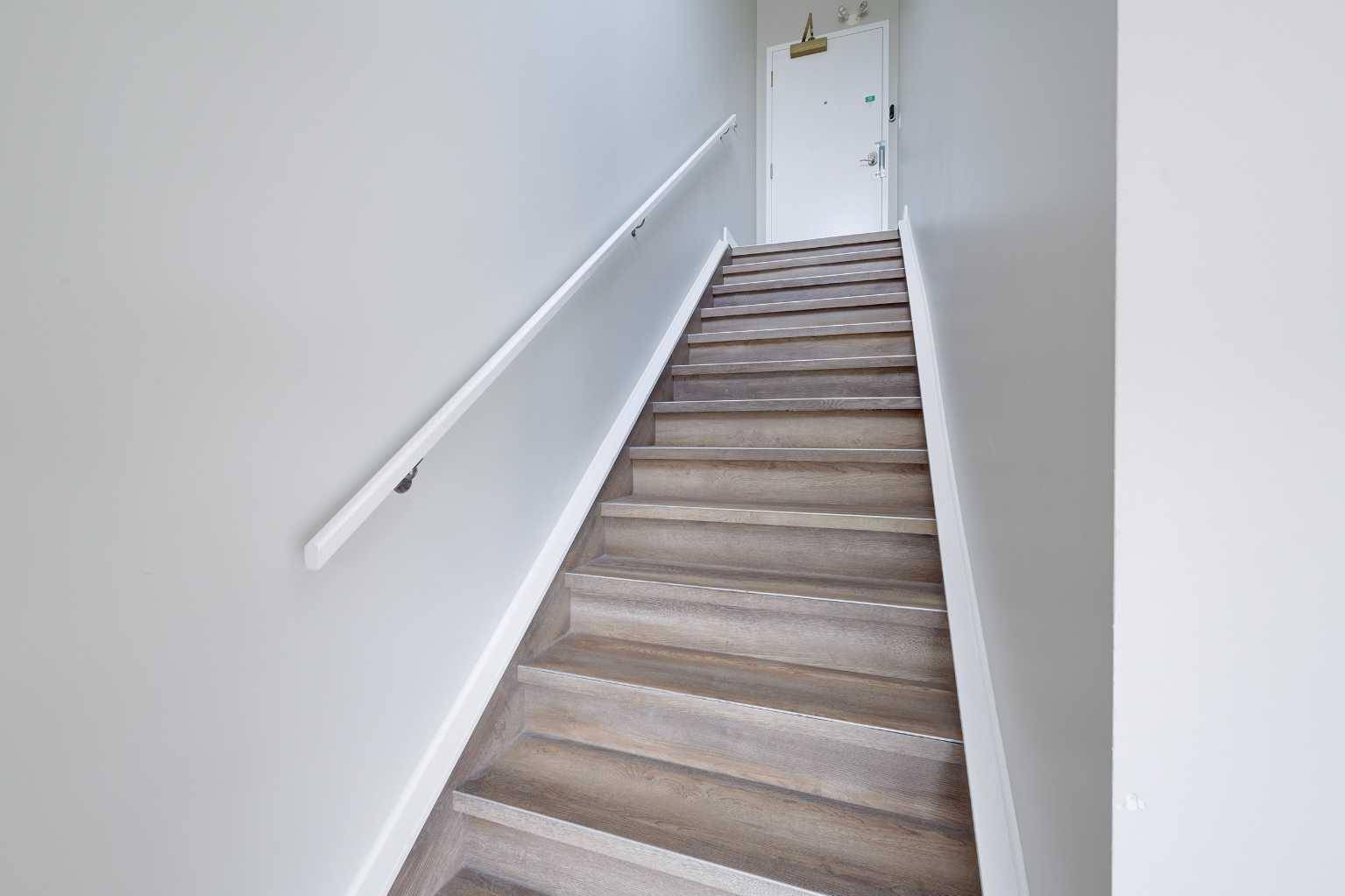 Red Deer, AB T4N 6Y6,5116 52 ST #203