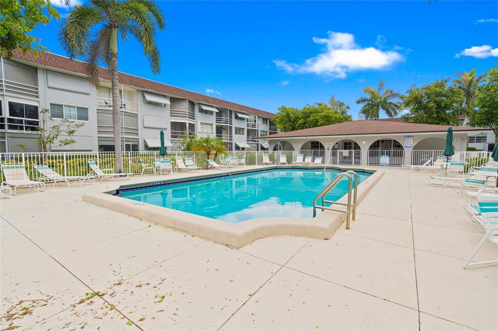 Deerfield Beach, FL 33441,1040 SE 4th Ave #229