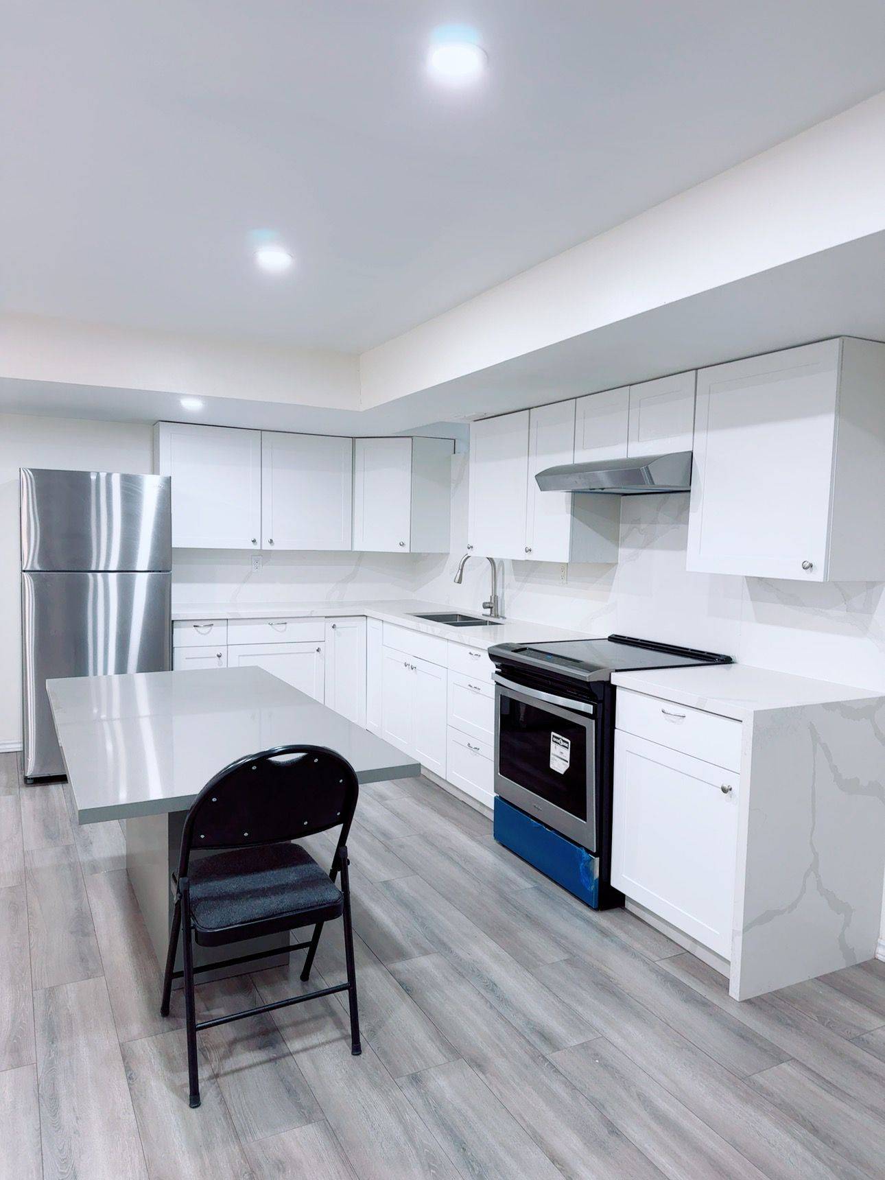 Bradford West Gwillimbury, ON L3Z 4L4,118 Blackwell CRES #Bsmt