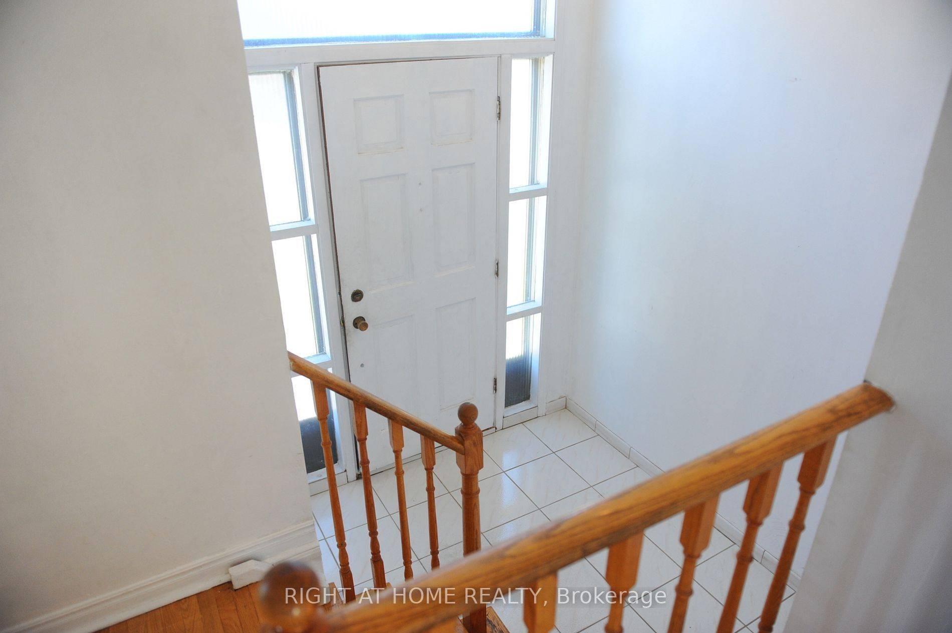 Mississauga, ON L4W 2E7,1618 Corkstone Glade #Upper