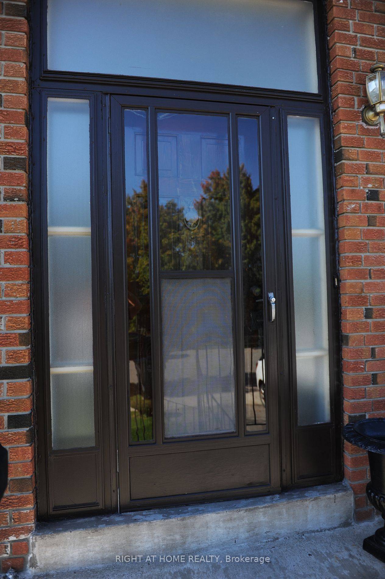 Mississauga, ON L4W 2E7,1618 Corkstone Glade #Upper