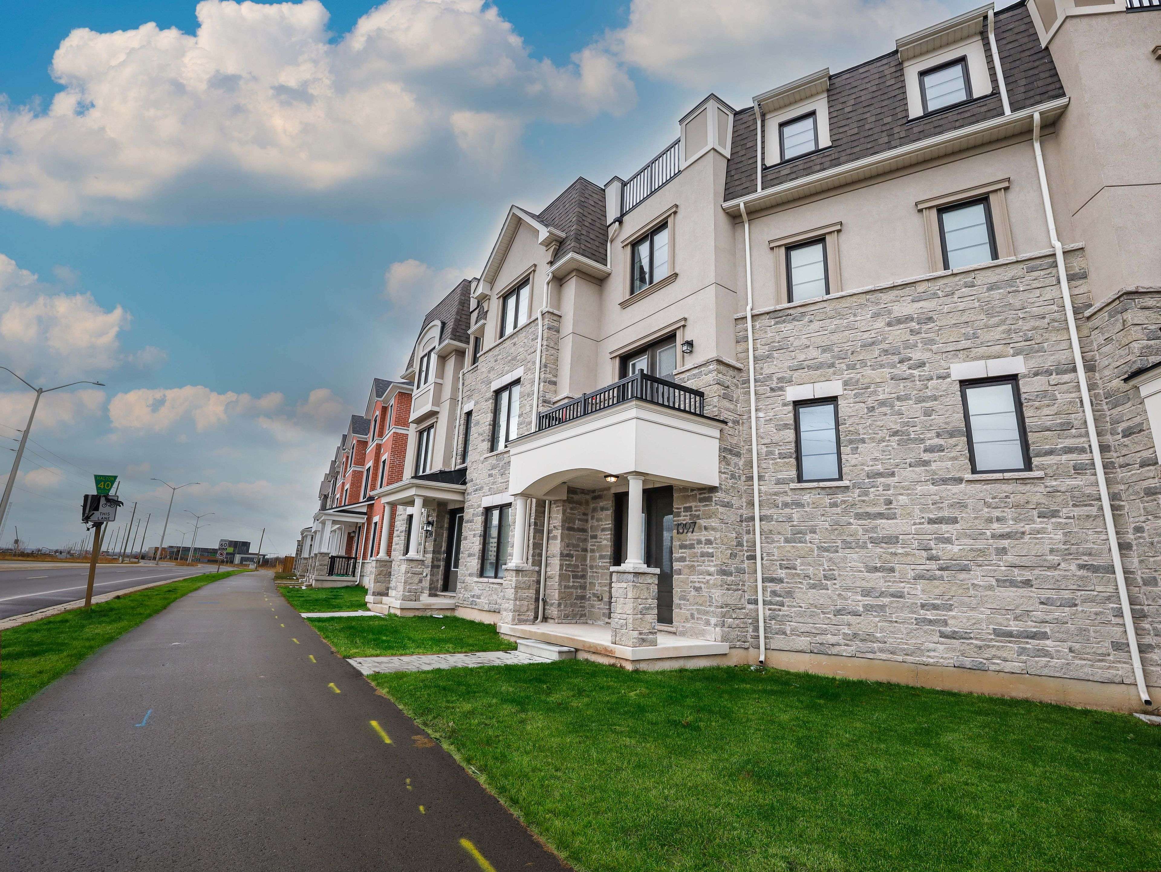 Oakville, ON L6M 5N8,1397 William Halton Pkwy