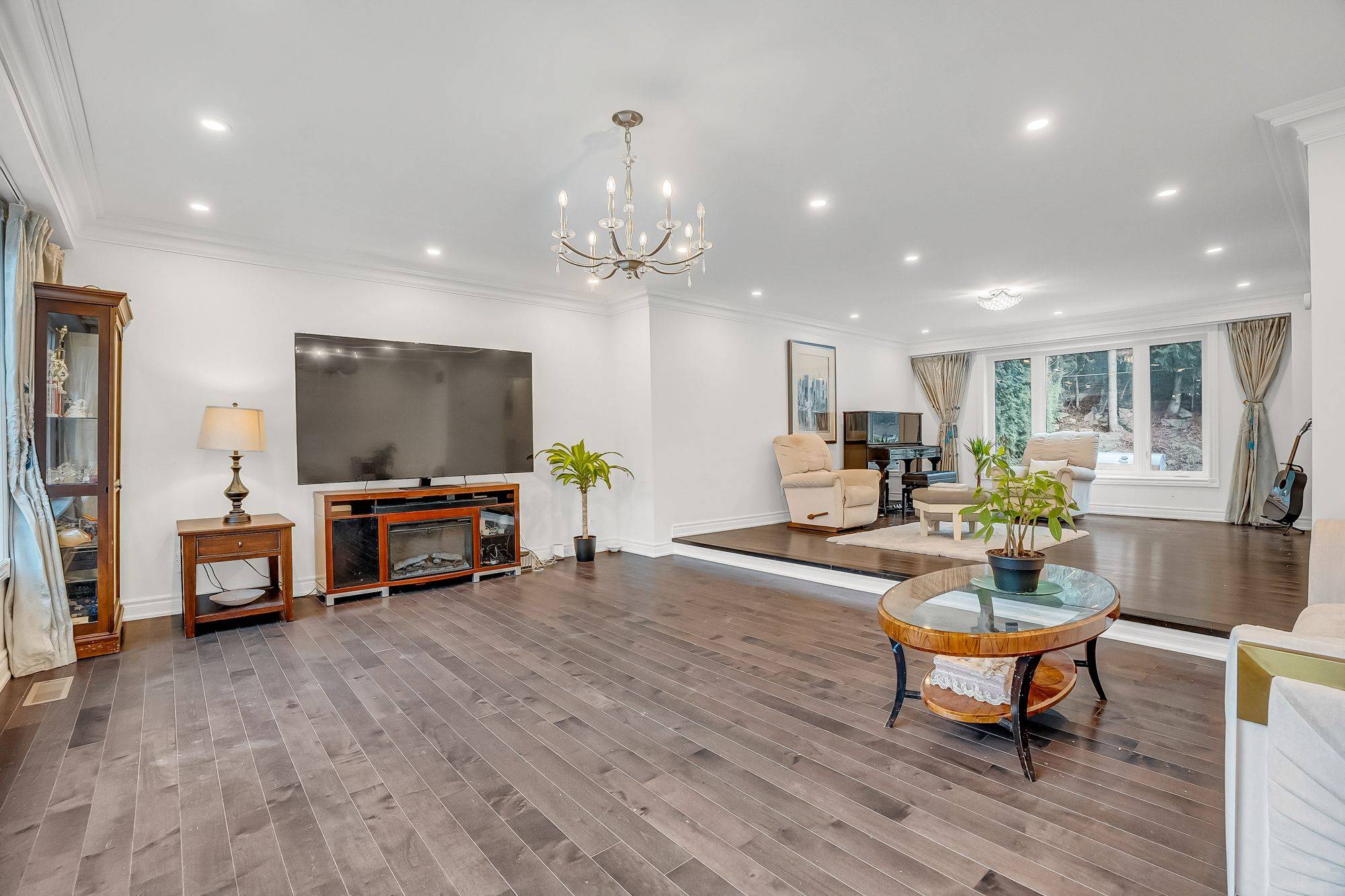 Toronto W08, ON M9A 4G5,31 Bearwood DR