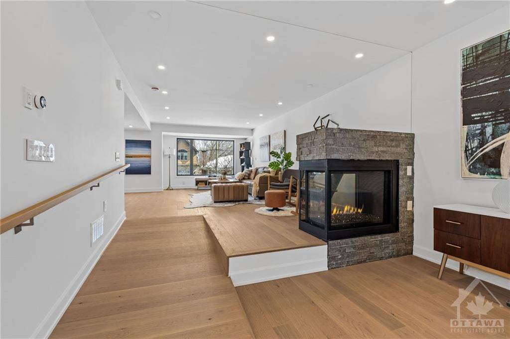 Westboro - Hampton Park, ON K1Z 6E5,628 PARKVIEW RD