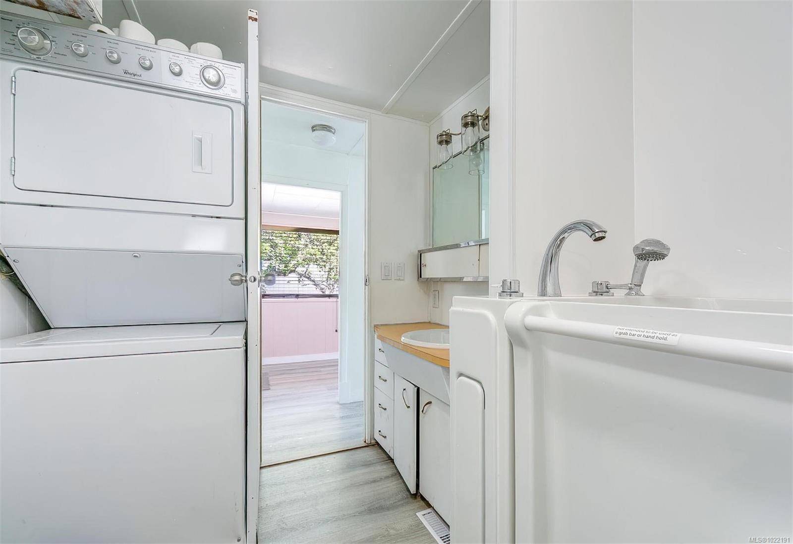 Langford, BC V9B 4C9,2780 Spencer Rd #57