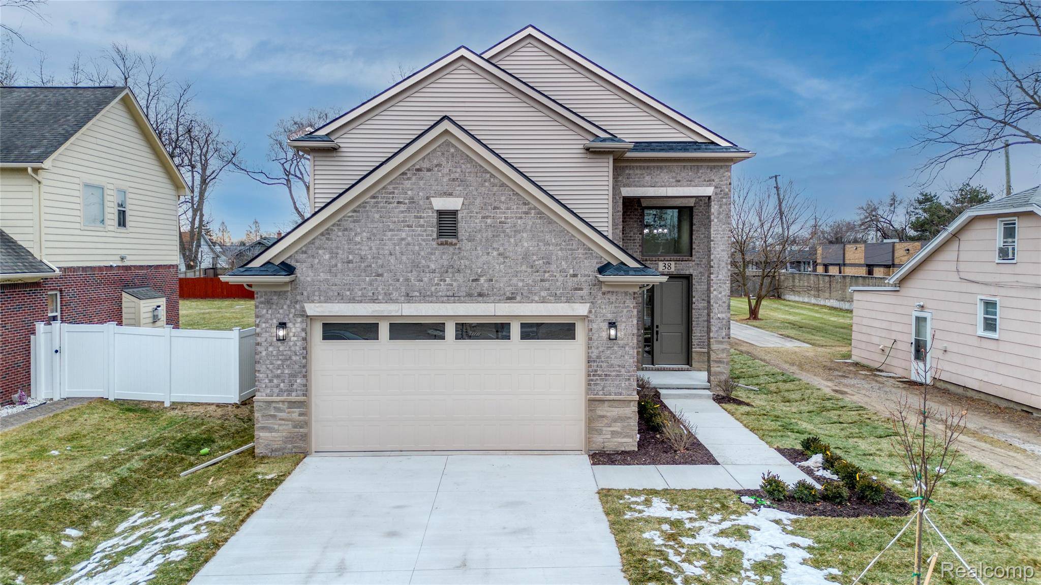 Troy, MI 48083,38 Starr DR