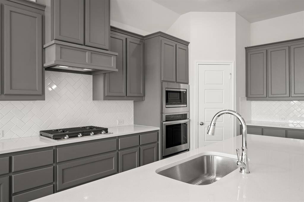 Granbury, TX 76049,369 Paddle Boat Drive