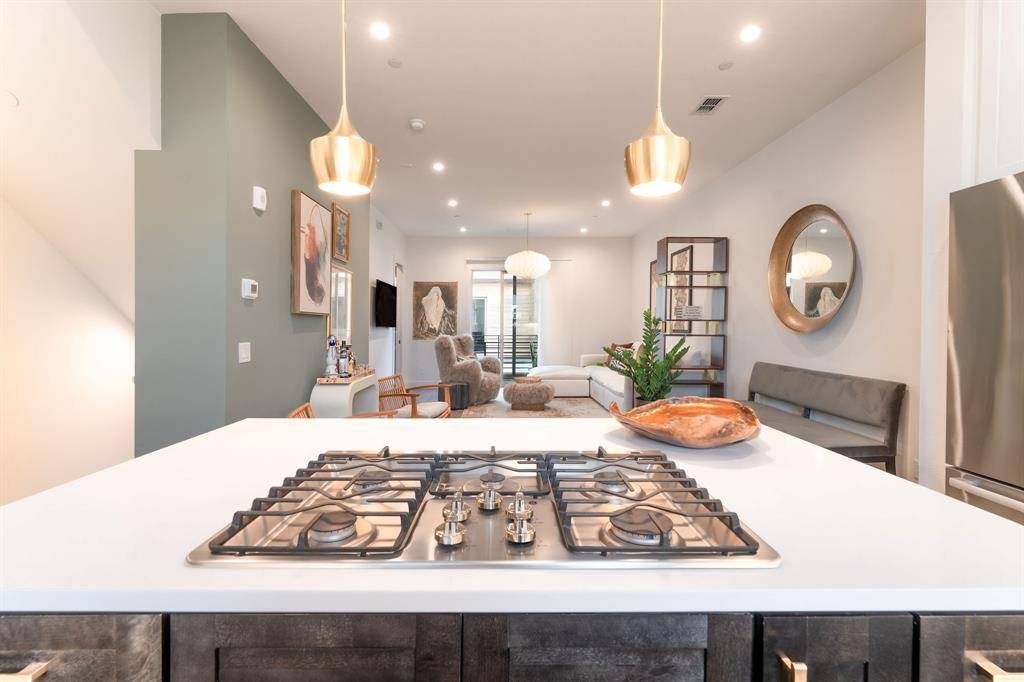 Dallas, TX 75240,13900 Noel Road #202