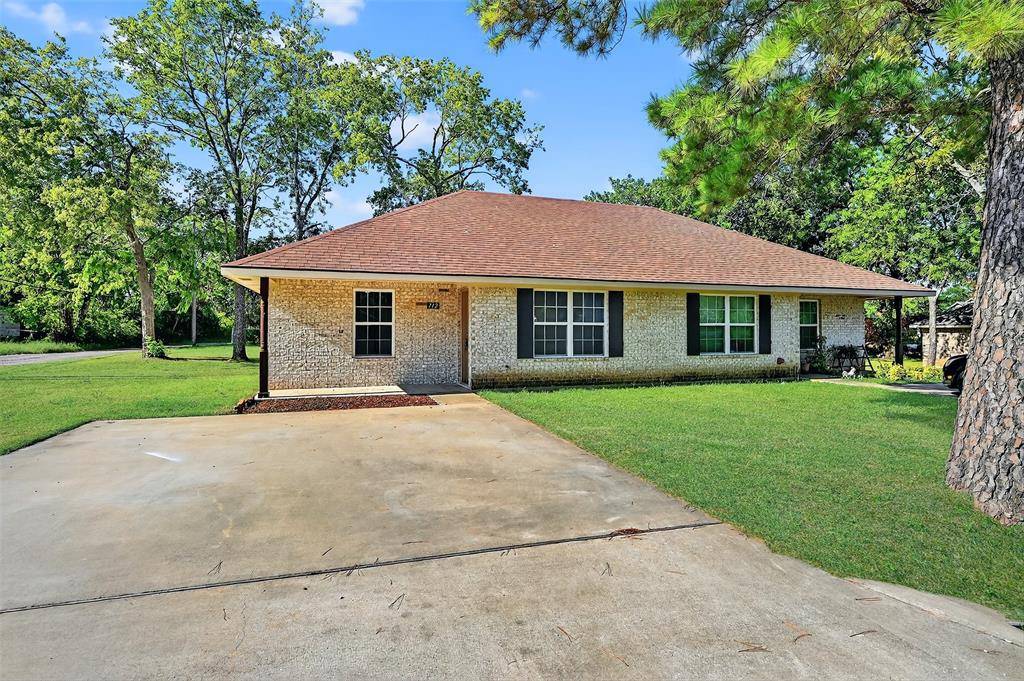 Bonham, TX 75418,708 Seven Oaks Road #712