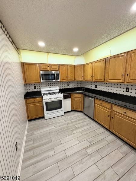 Newark City, NJ 07103,77 Howard St