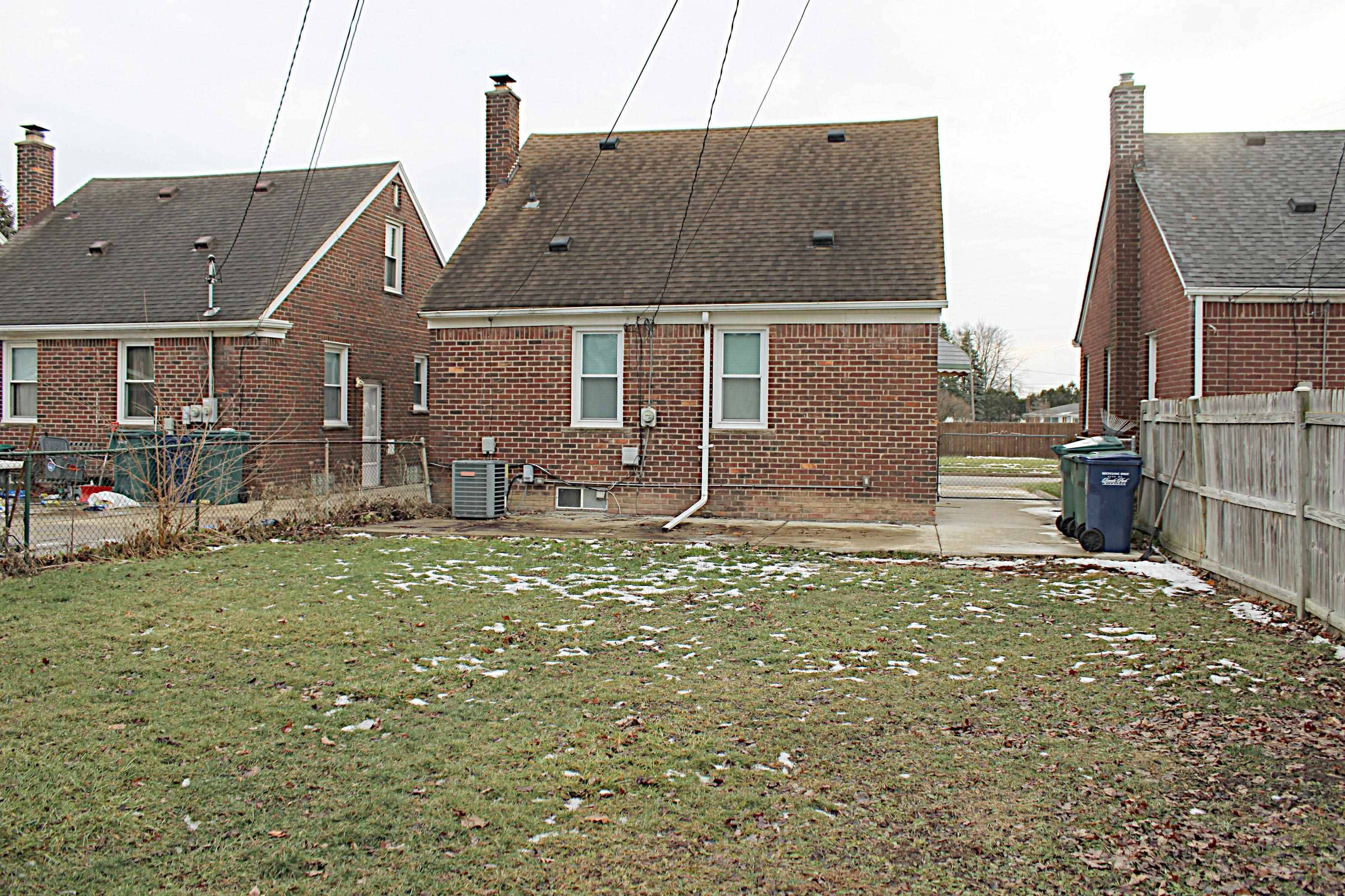 Lincoln Park, MI 48146,926 Mill ST