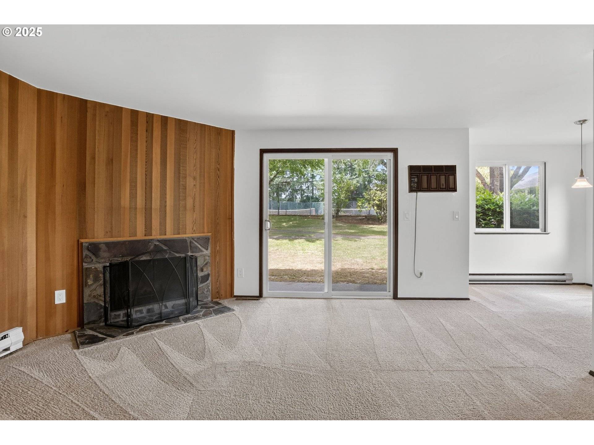 Portland, OR 97229,5170 NW NEAKAHNIE AVE #1