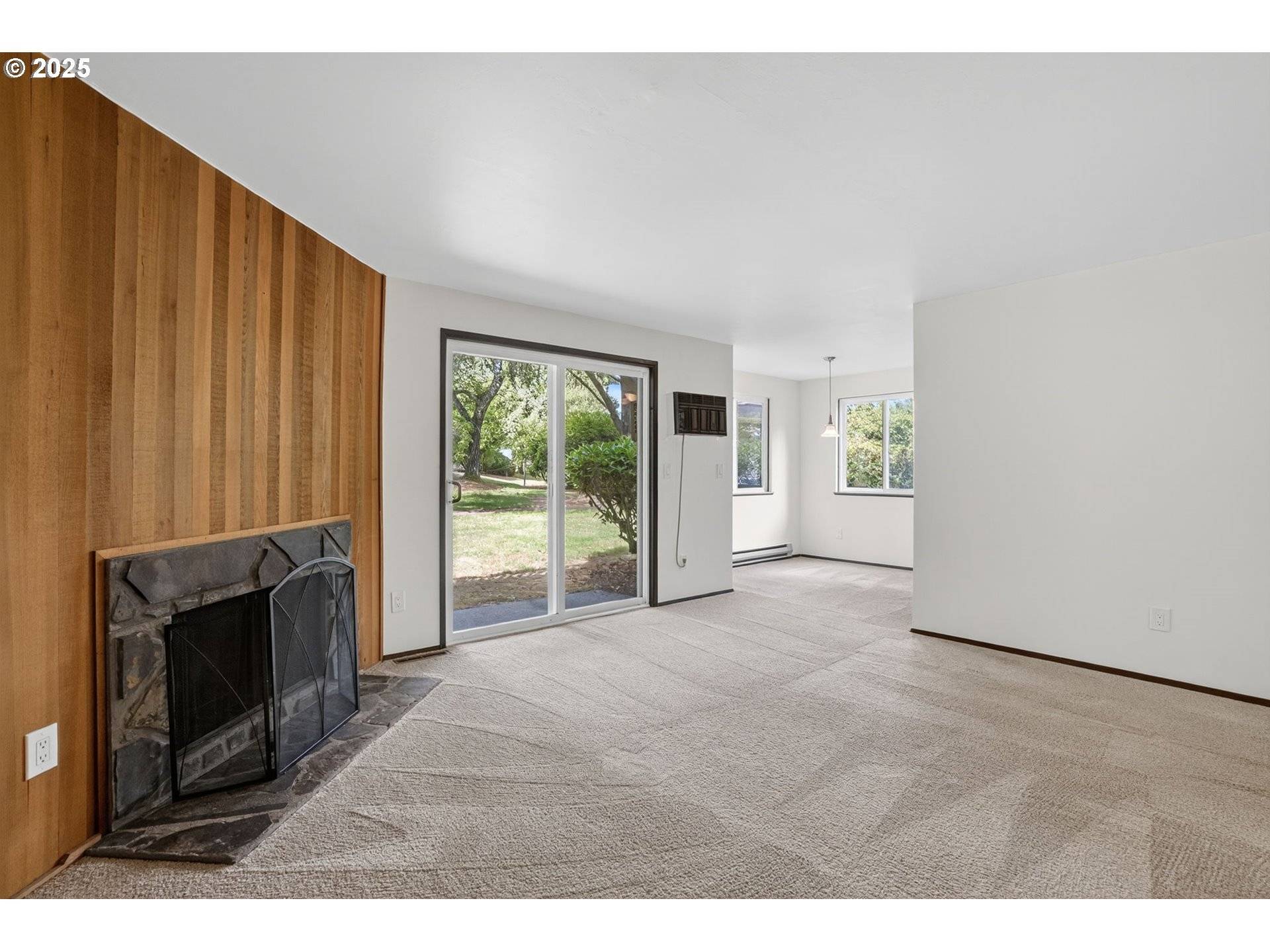 Portland, OR 97229,5170 NW NEAKAHNIE AVE #1