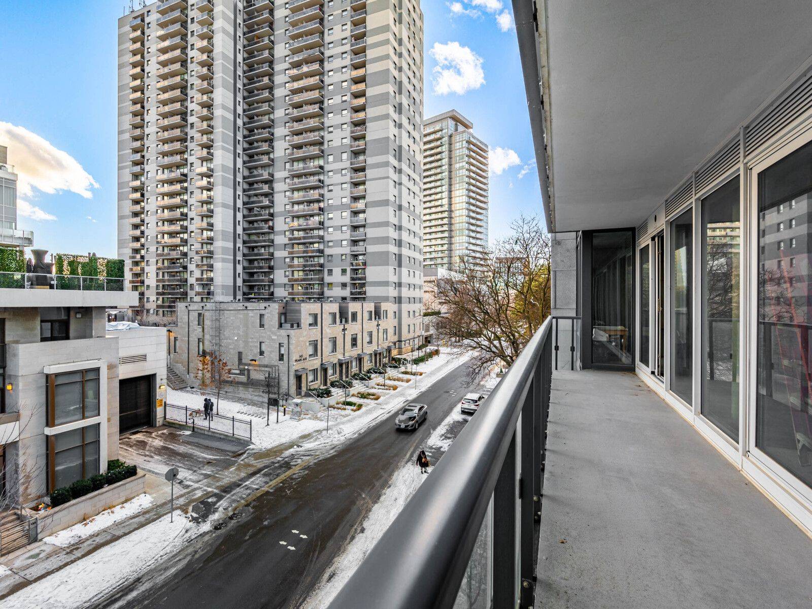 Toronto C02, ON M5R 1T2,128 Pears AVE