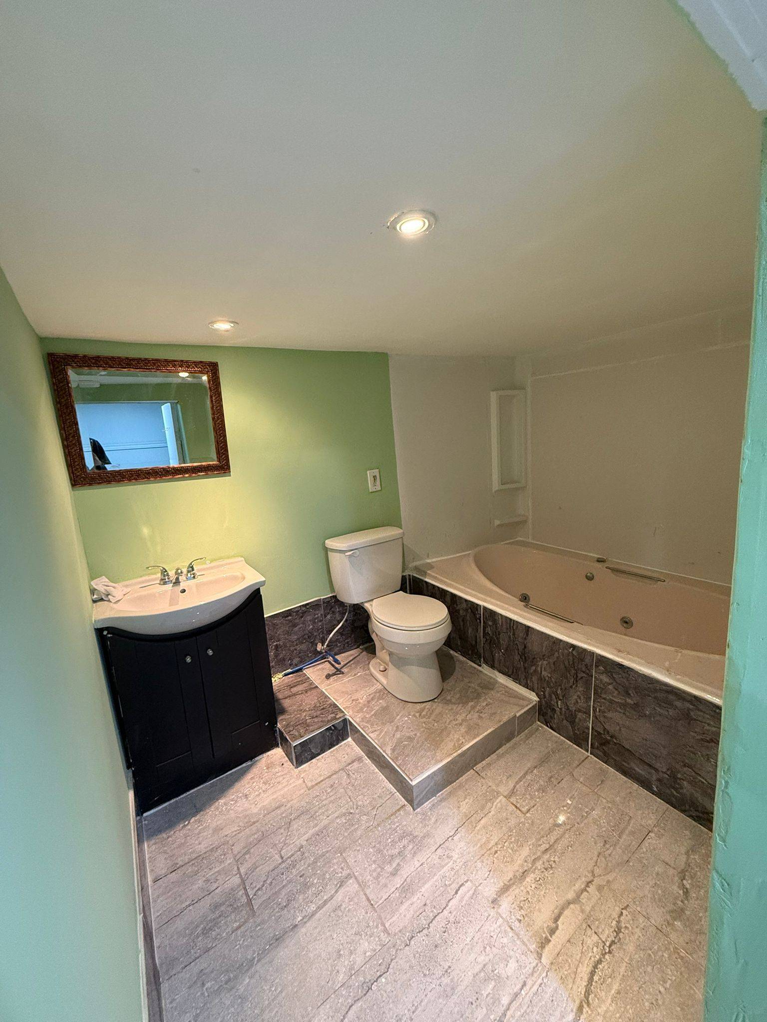 Thorold, ON L2V 1E6,125 Davis ST