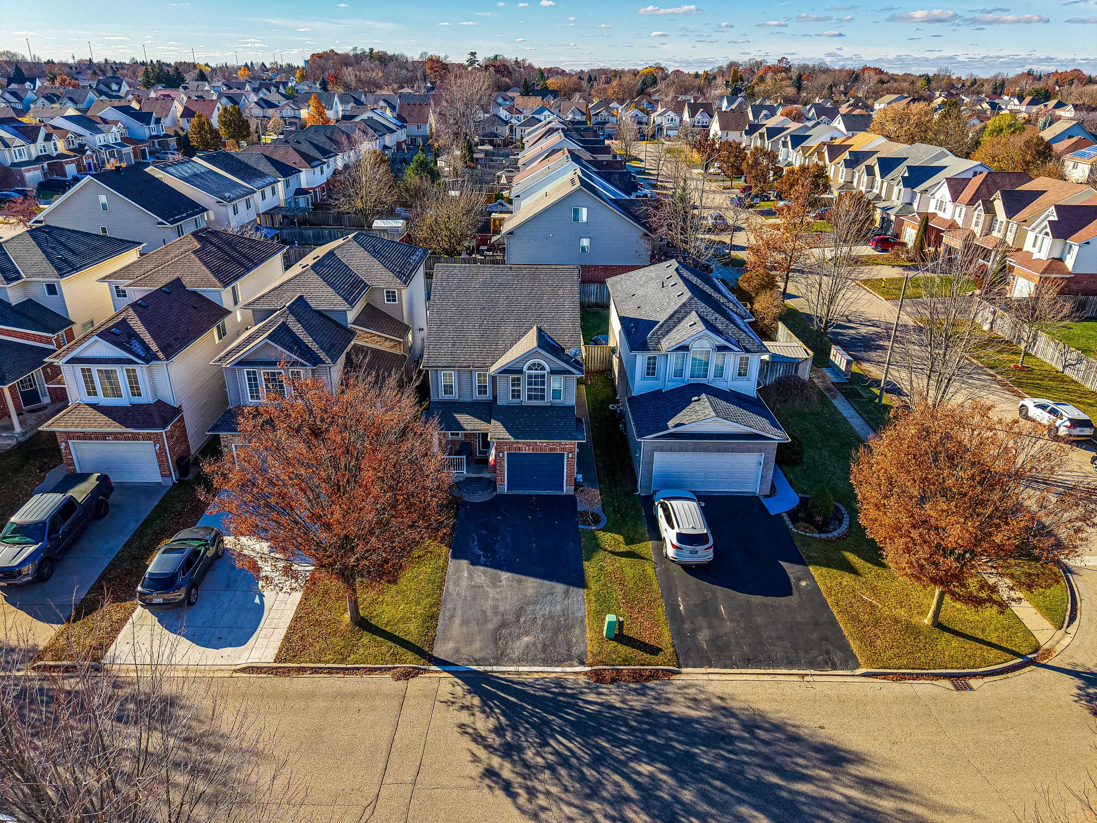 Cambridge, ON N3C 4K6,36 Lardner ST