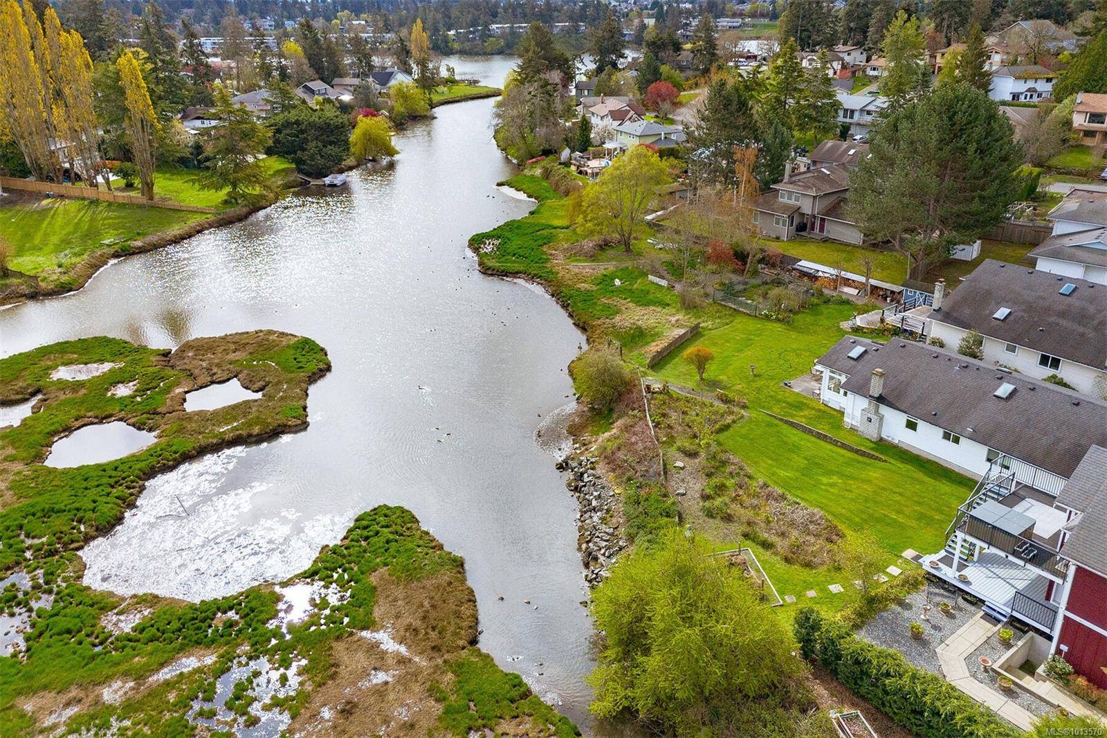 View Royal, BC V9B 5E1,164 White Pine Rd