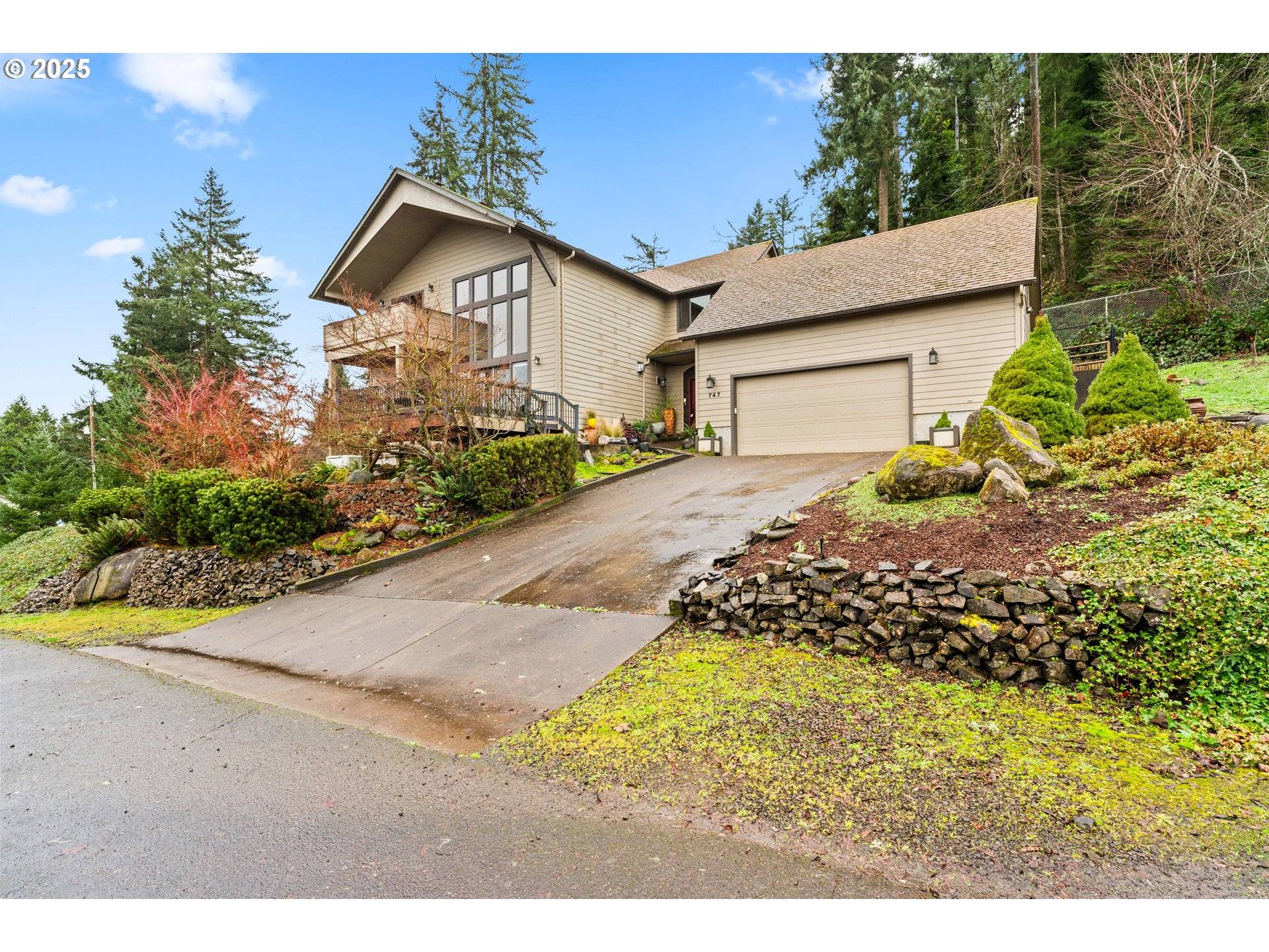 Creswell, OR 97426,747 HOLBROOK LN