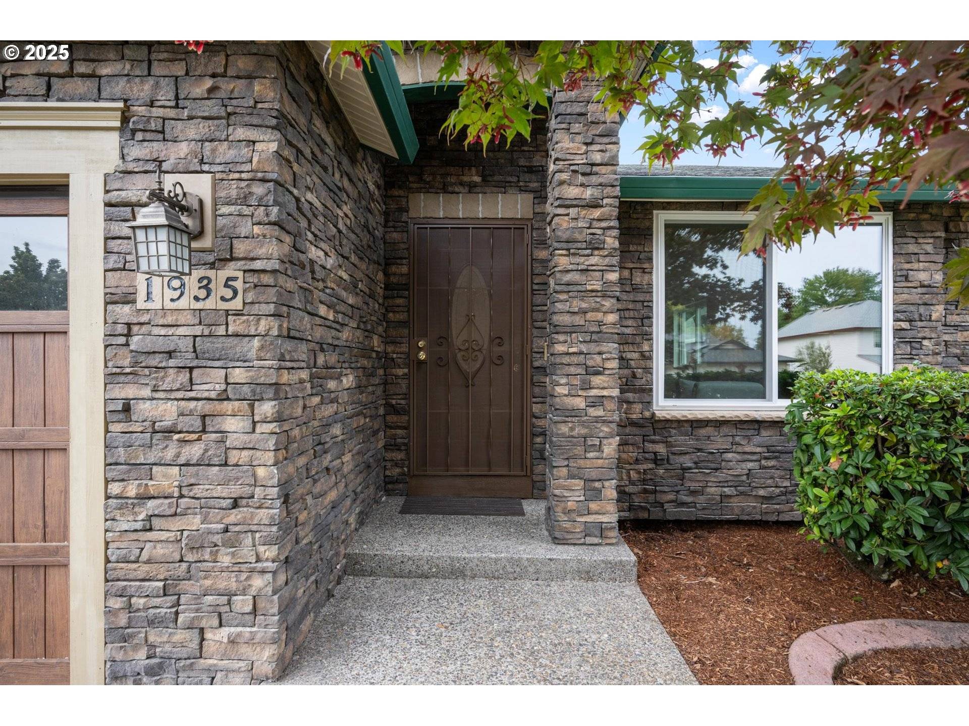 Hillsboro, OR 97123,1935 SE 52ND AVE