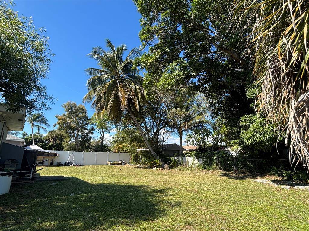 Oakland Park, FL 33334,935 NE 33rd St