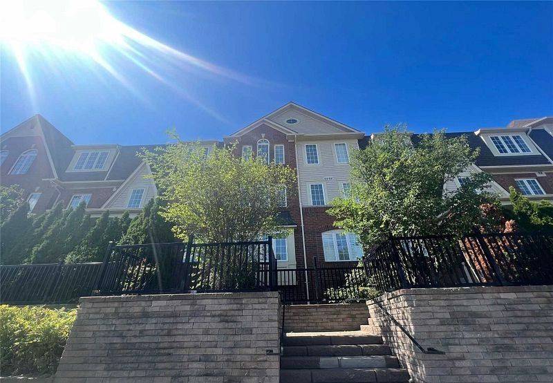 Mississauga, ON L5B 0B1,3032 Clayhill RD #3