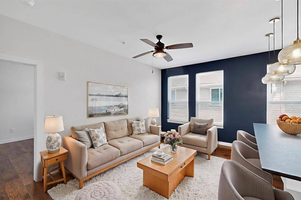 Denton, TX 76201,800 S Welch Street #104