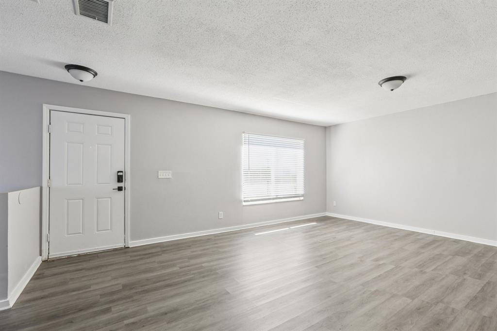 Tampa, FL 33617,7402 e banks dr #7402