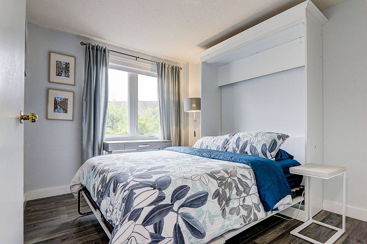 Richmond Hill, ON L4C 0H9,75 Weldrick RD E #838