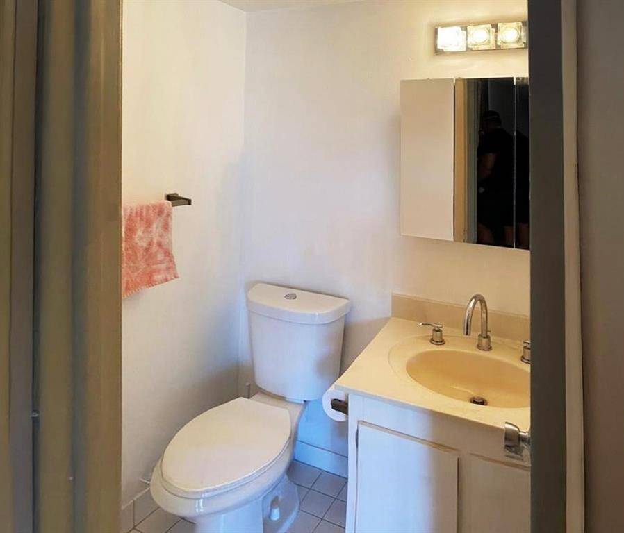 Hollywood, FL 33021,901 Hillcrest Dr #307