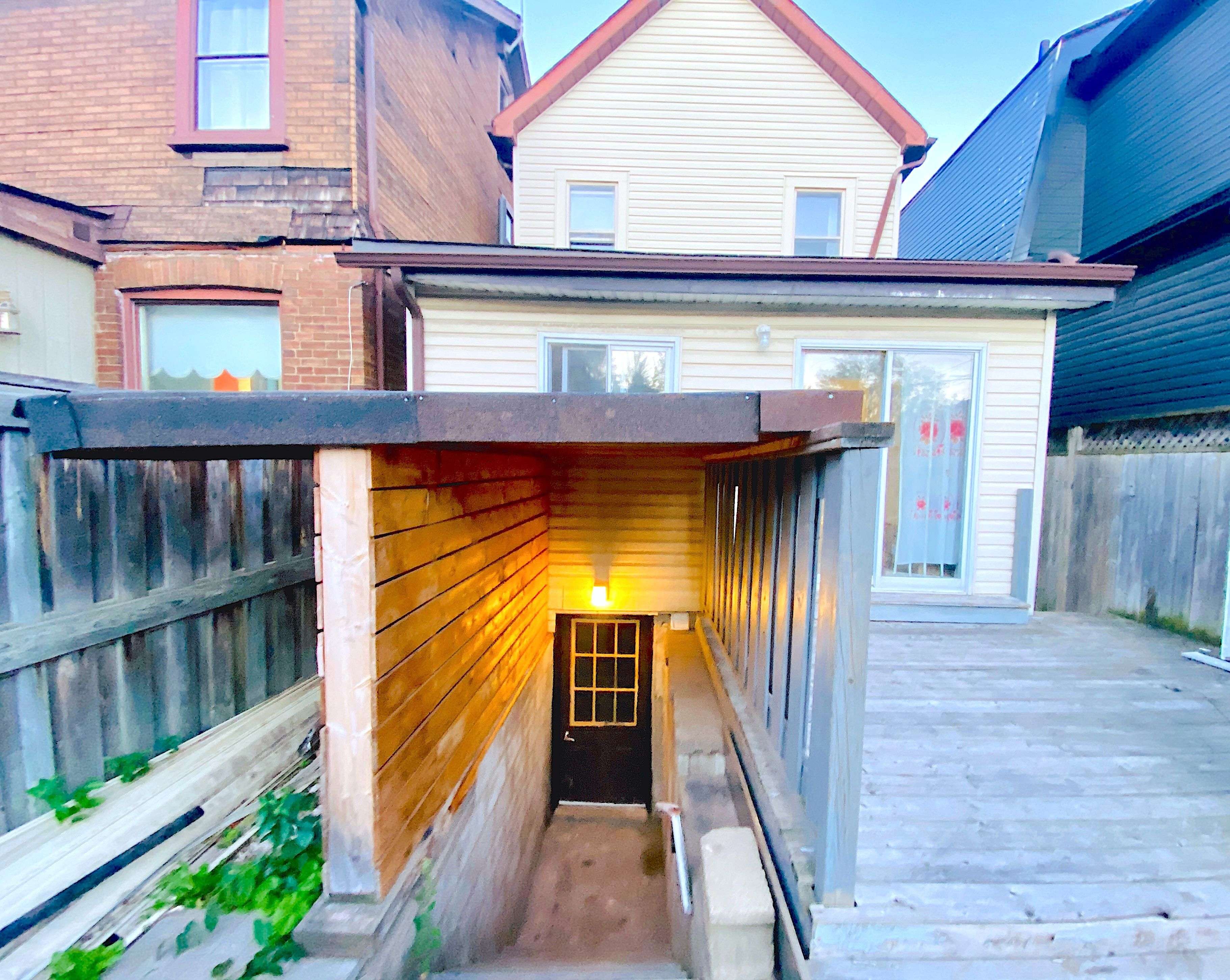 Toronto W02, ON M6S 3S5,734 Willard AVE #Bsmt