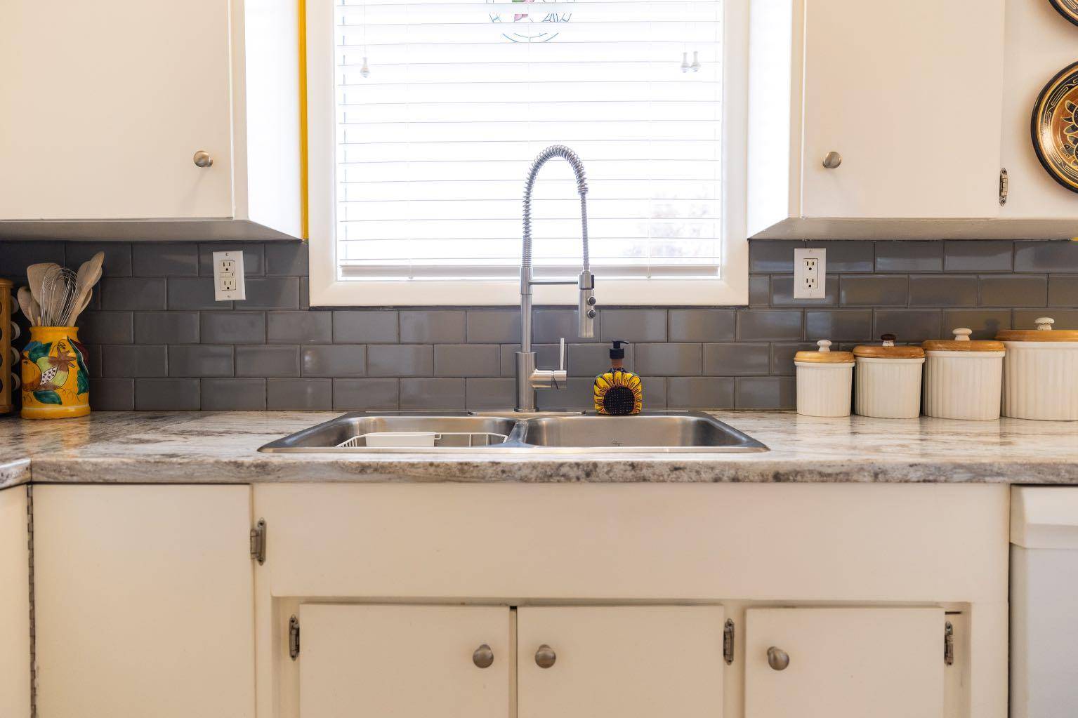 Red Deer, AB T4N4Z4,40 Fern RD