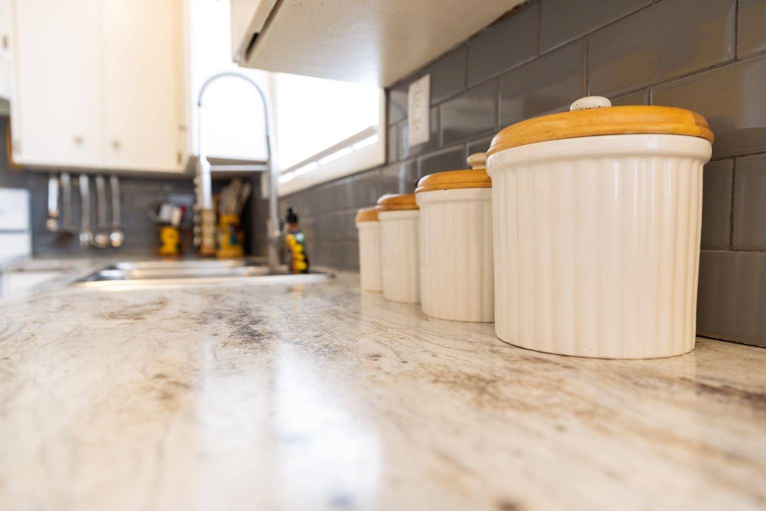 Red Deer, AB T4N4Z4,40 Fern RD