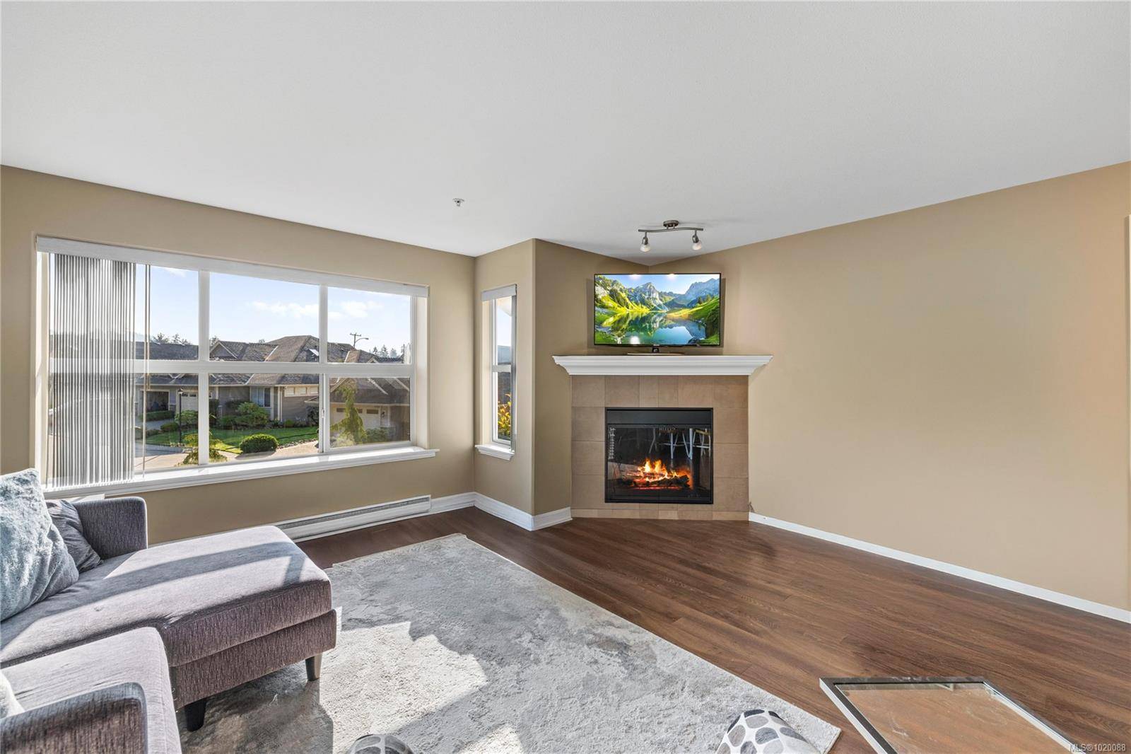 Nanaimo, BC V9T 0B5,5945 Kaden Pl #201