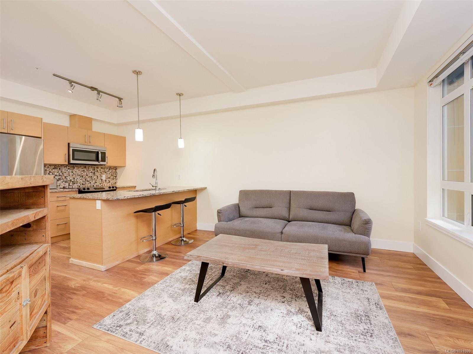 Saanich, BC V8X 2T4,935 Cloverdale Ave #409