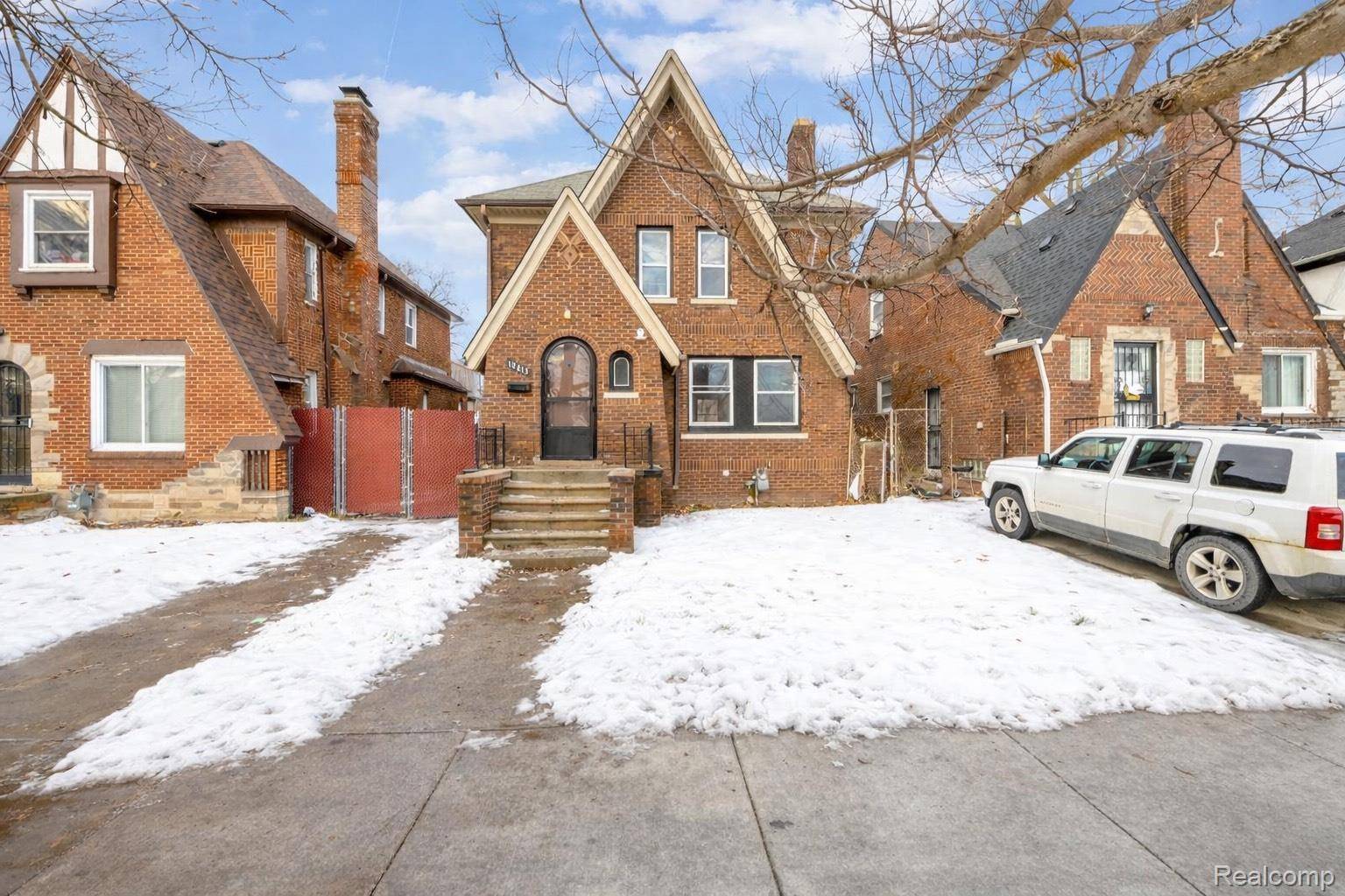 Detroit, MI 48221,18613 Santa Rosa DR