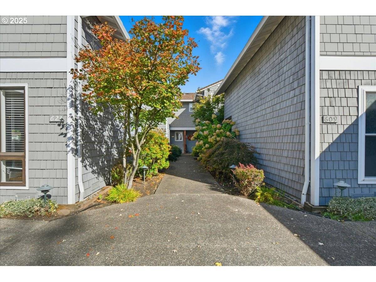 Portland, OR 97217,623 N Tomahawk Island DR