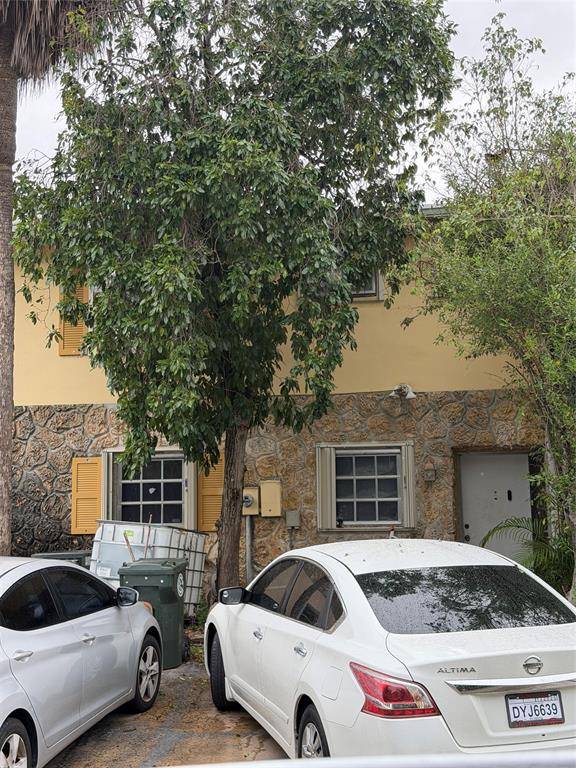 Coconut Creek, FL 33066,405 Sunshine Dr #0