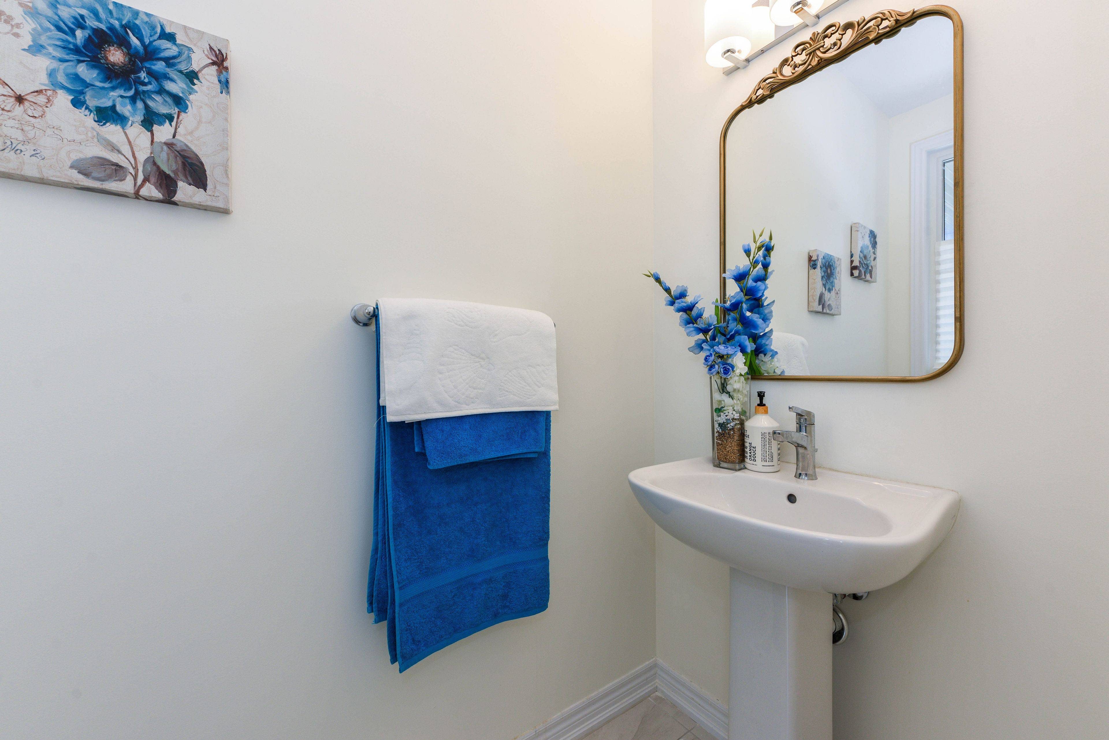 Barrie, ON L9J 0W8,114 Thicketwood AVE