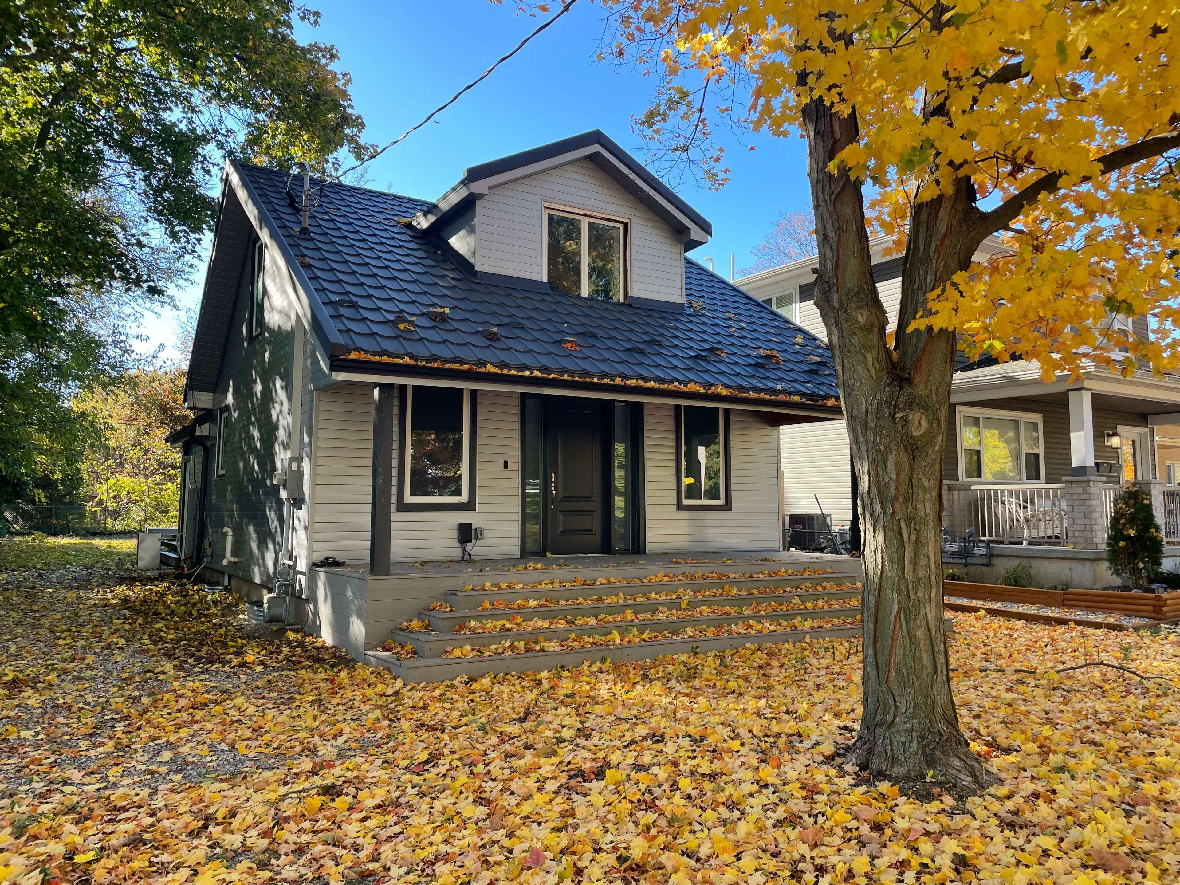 London South, ON N6K 1Z8,1294 Springbank AVE