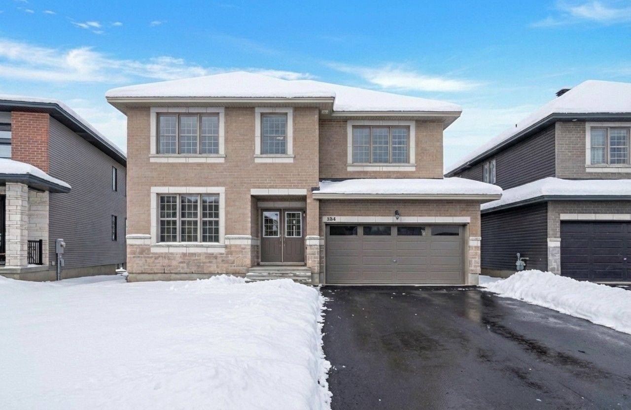 Blossom Park - Airport And Area, ON K1X 0J6,584 Paakanaak AVE