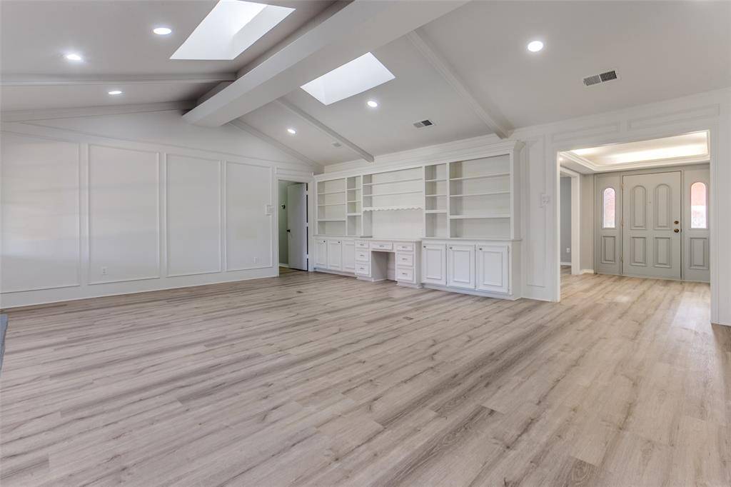 Dallas, TX 75229,5529 Tanbark Road