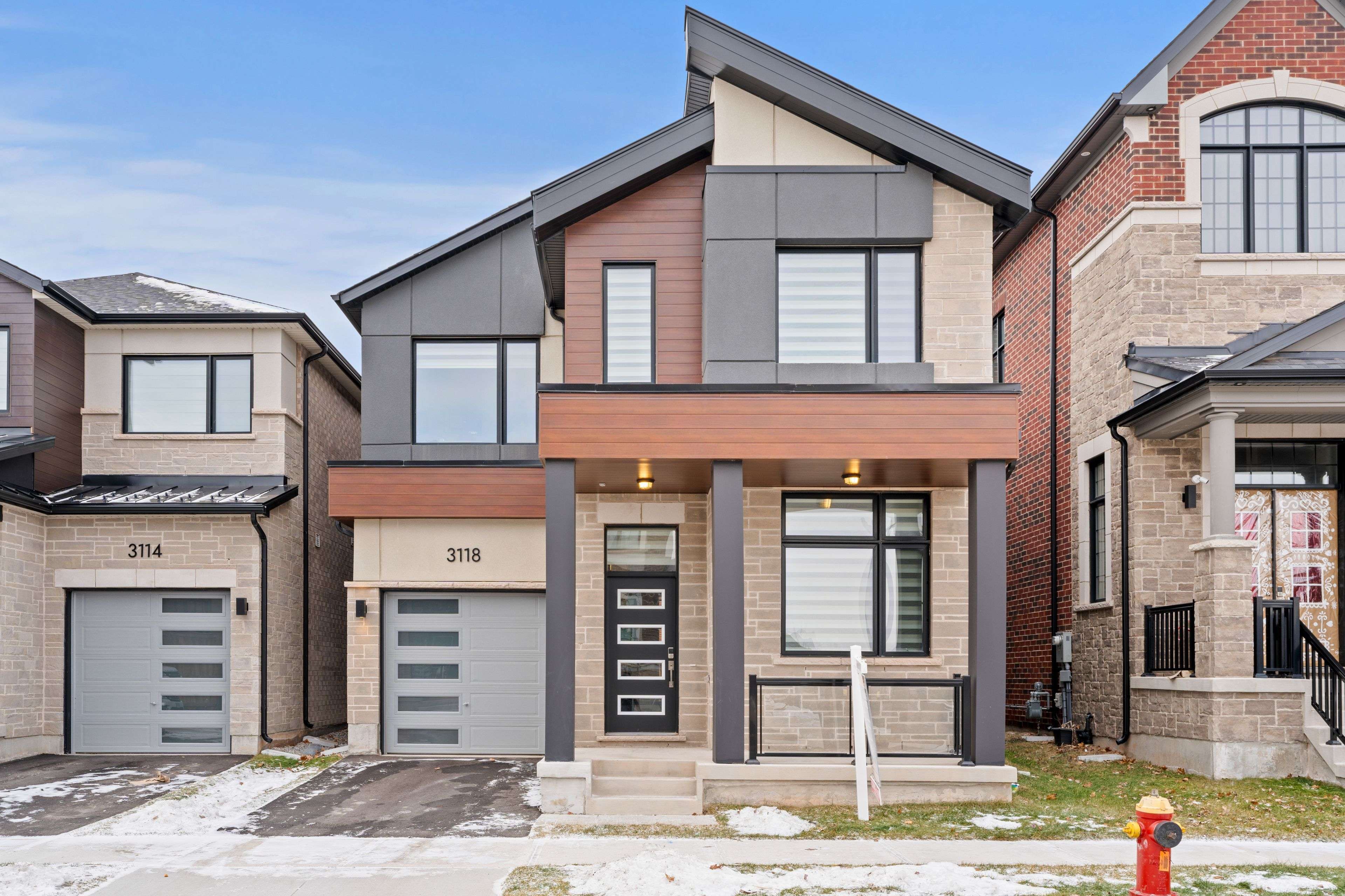 Oakville, ON L6M 5N8,3118 Travertine DR