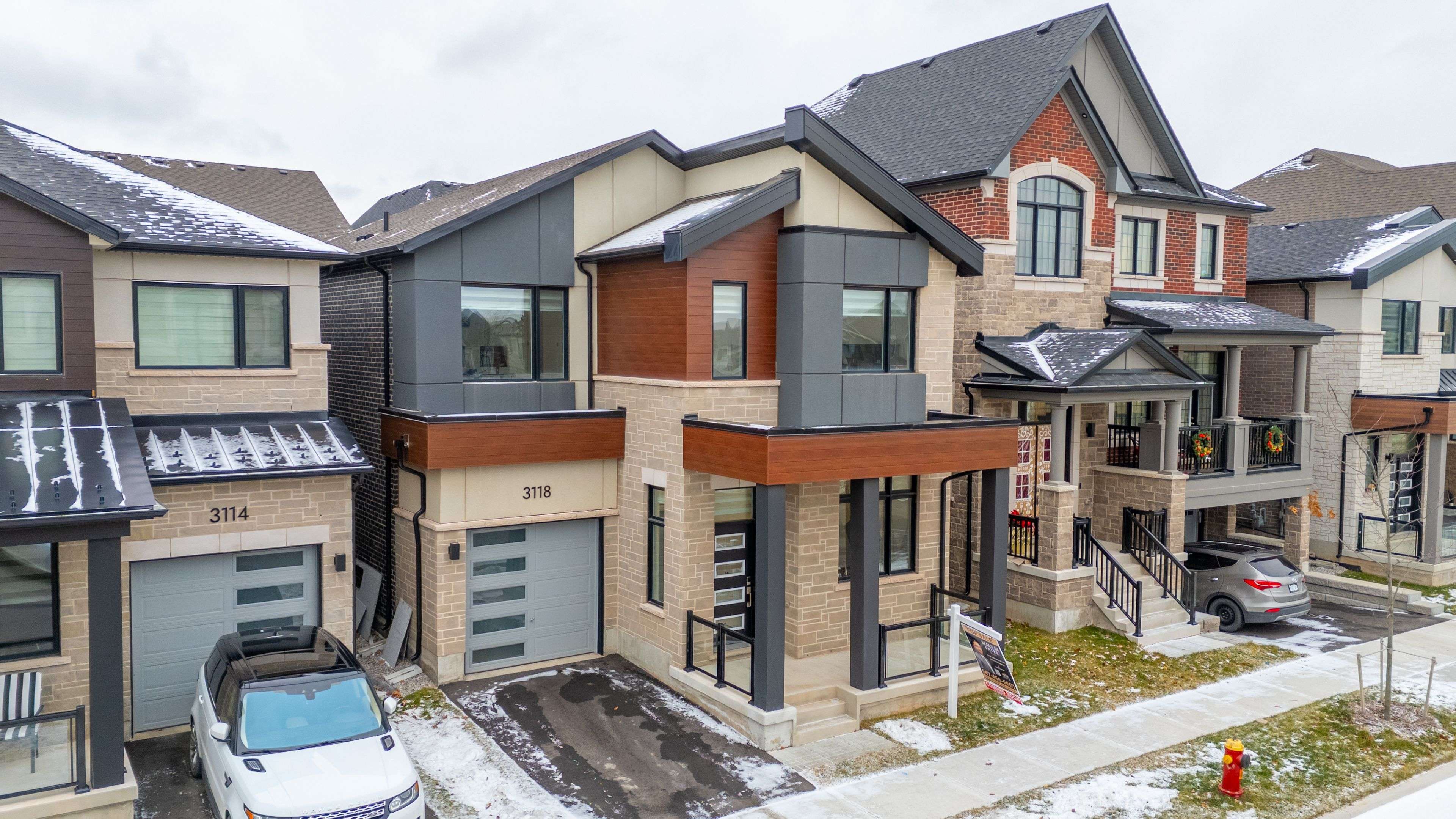 Oakville, ON L6M 5N8,3118 Travertine DR