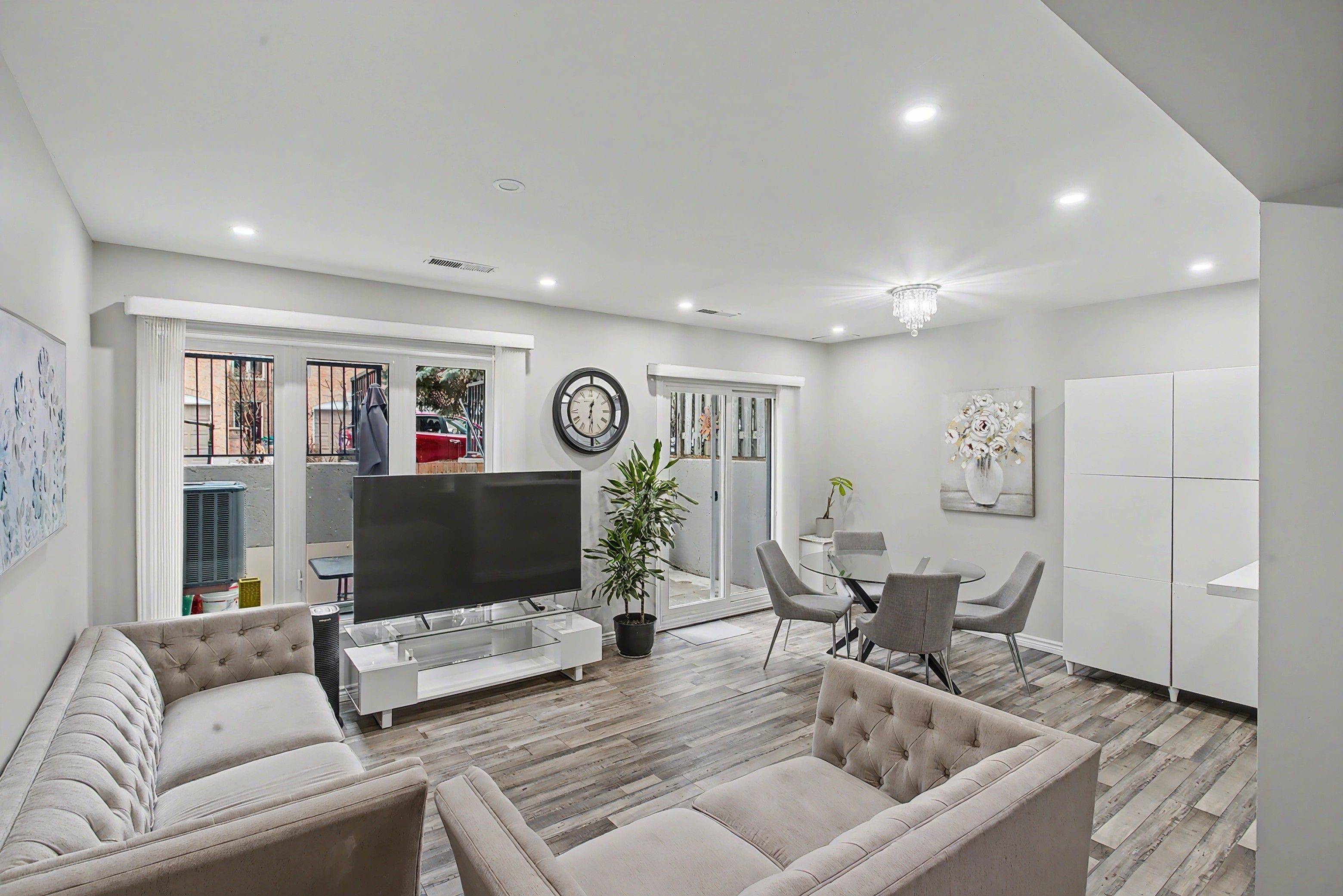 Mississauga, ON L4Z 3N8,60 Barondale DR #297