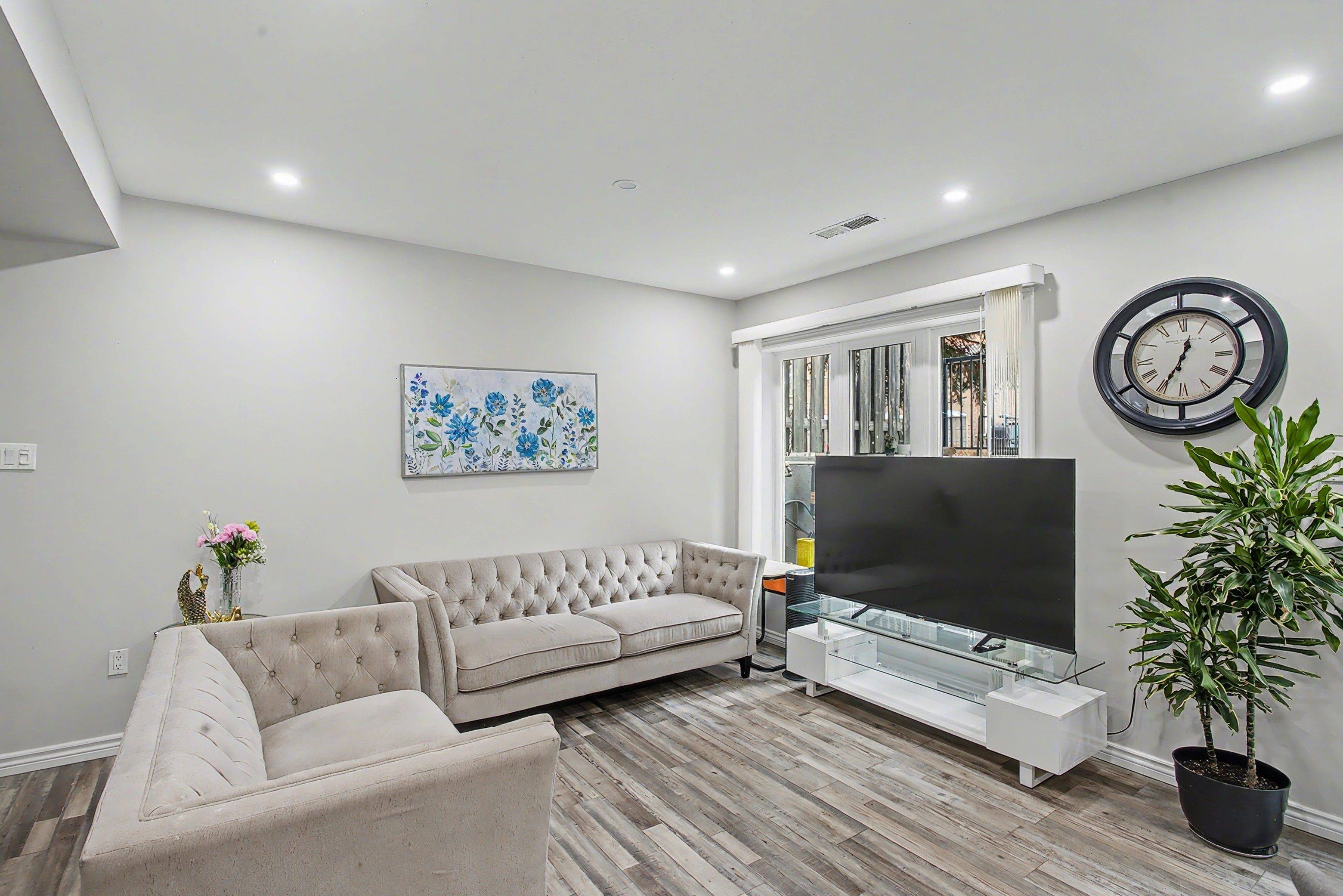 Mississauga, ON L4Z 3N8,60 Barondale DR #297